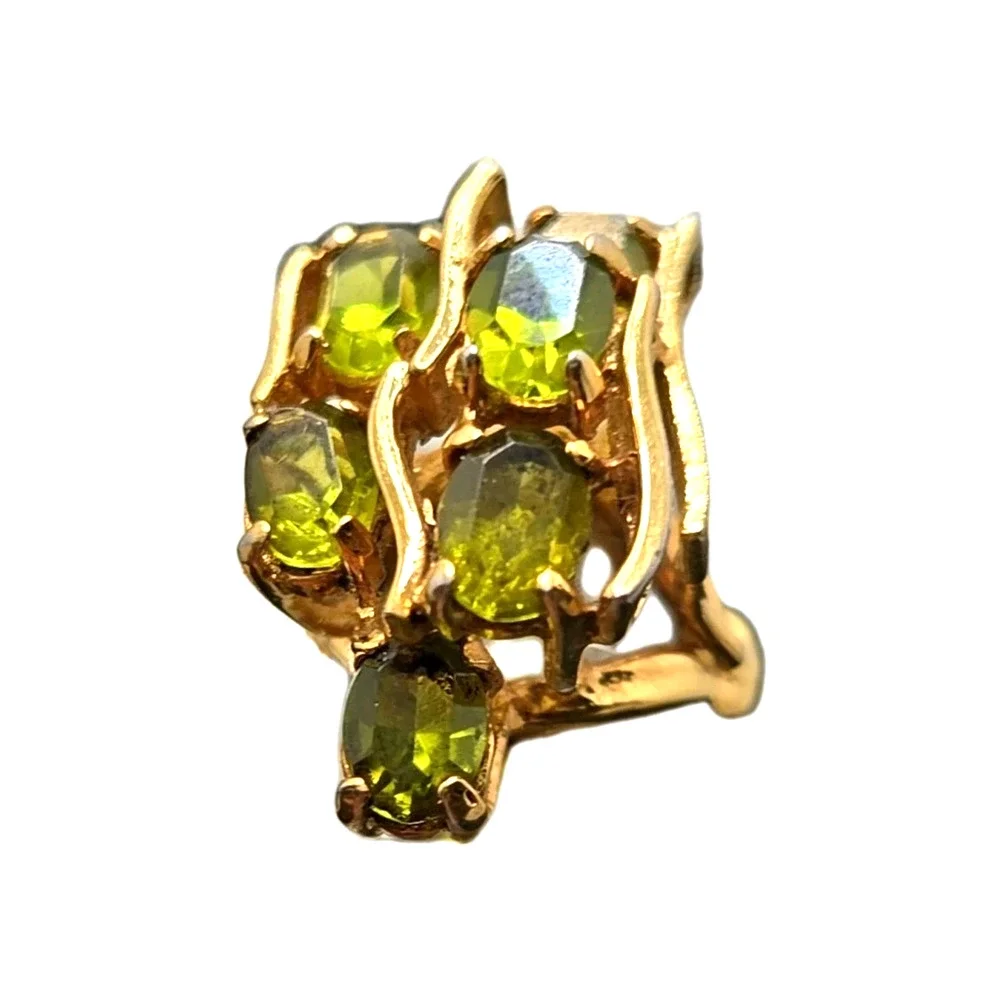 Vintage 18 K HGE Cocktail Ring Size 4 with Simulated Peridot Rhinestones Size 4